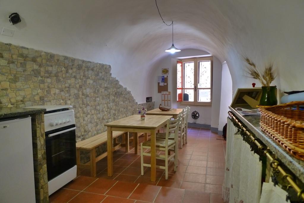 Guesthouse Bosa Di Giuseppe ภายนอก รูปภาพ