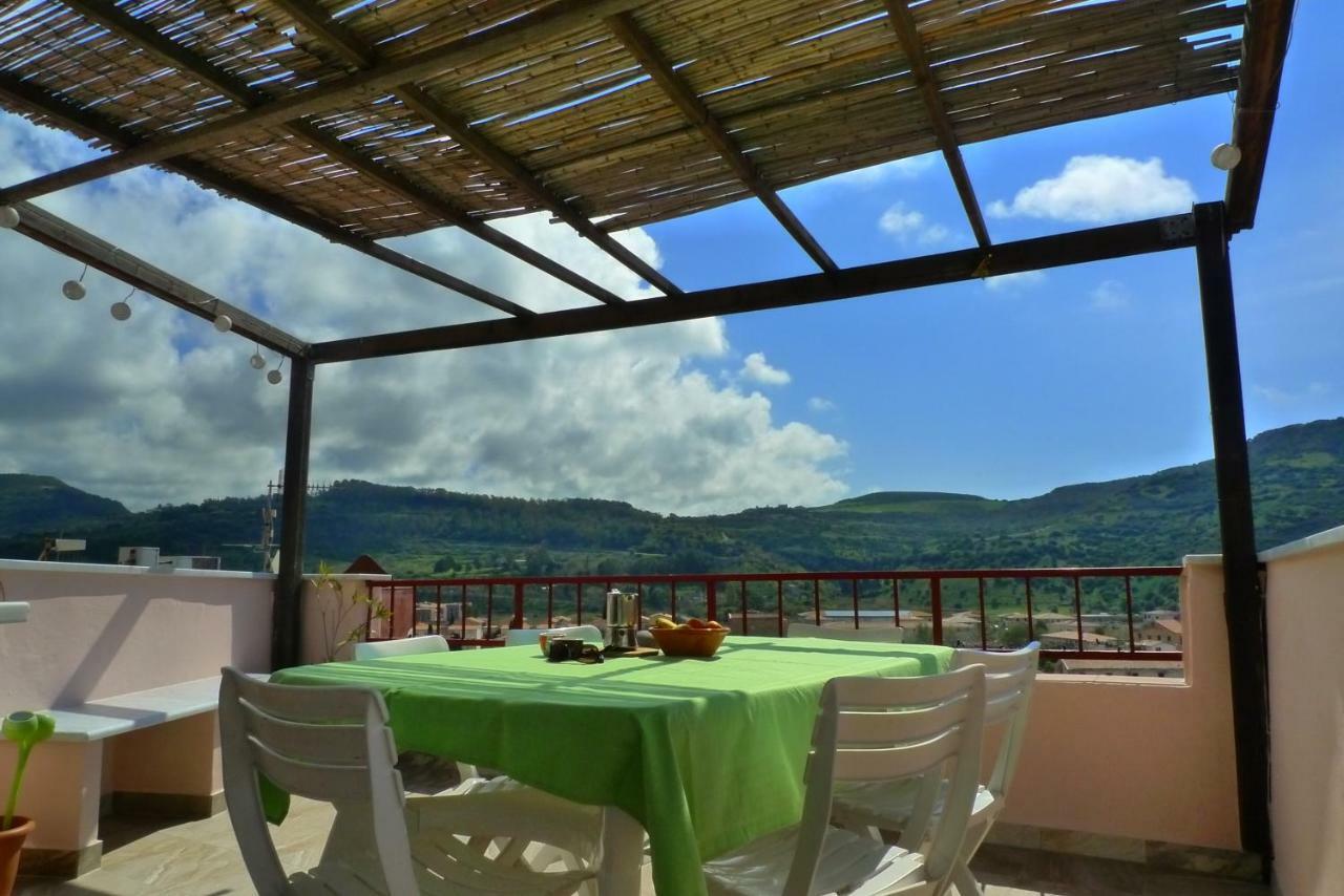 Guesthouse Bosa Di Giuseppe ภายนอก รูปภาพ