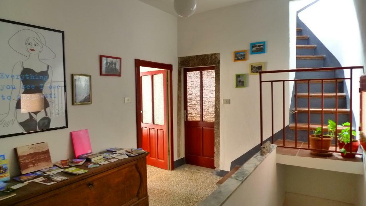 Guesthouse Bosa Di Giuseppe ภายนอก รูปภาพ